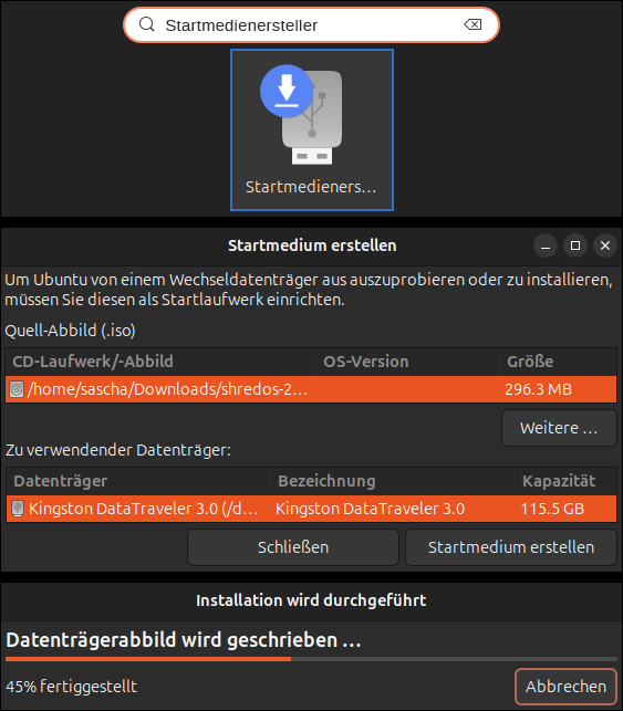 Ubuntu 24.04.3 LTS Startmedien-Ersteller: ShredOS 0.38 als IMG auf Kingston DataTraveler 3.0 schreiben Der dreigeteilte Screenshot zeigt Schritt für Schritt den Einsatz des Ubuntu-Bordmittels „Startmedien-Ersteller“ unter Ubuntu 24.04.3 LTS und dokumentiert anschaulich den Weg von der Programmauswahl bis zum laufenden Schreibvorgang eines bootfähigen USB-Datenträgers. Im oberen Abschnitt ist zunächst der Applikationsauswähler von Ubuntu zu sehen. Die Oberfläche wirkt aufgeräumt und funktional, wie man es von einer modernen LTS-Version erwartet. Zwischen anderen Systemwerkzeugen sticht das Symbol des Startmedien-Erstellers hervor: ein stilisierter USB-Stick, der von einem markanten blauen Pfeil durchzogen wird. Das Icon ist blau umrandet und signalisiert bereits visuell seine Aufgabe – Daten werden gezielt auf ein externes Medium übertragen. Der Fokus liegt klar auf diesem Symbol, das den Einstiegspunkt für die Erstellung eines bootfähigen Mediums markiert. Der mittlere Abschnitt des Split-Screens zeigt das Hauptfenster des Startmedien-Erstellers mit der Überschrift „Startmedium erstellen“. Die Benutzeroberfläche ist bewusst minimalistisch gehalten und folgt dem Ubuntu-typischen Design: helle Flächen, klare Typografie und logisch angeordnete Bedienelemente. Als Quellabbild ist hier bereits ShredOS in der Version 0.38 eingebunden. Technisch wichtig ist der Hinweis, dass es sich dabei nicht um eine klassische ISO-Datei, sondern um ein IMG-Abbild handelt. Nur Images in diesem Format können vom Startmedien-Ersteller verarbeitet werden – ein Detail, das gerade für weniger erfahrene Nutzer entscheidend ist und häufige Fehlerquellen vermeidet. Als Zielmedium ist ein Kingston DataTraveler 3.0 ausgewählt, mit einer nutzbaren Kapazität von 115,5 GB. Der USB-Stick wird eindeutig identifiziert, sodass keine Verwechslungsgefahr mit internen Laufwerken besteht. Diese klare Trennung zwischen Quelle und Ziel unterstreicht den sicherheitsorientierten Ansatz des Werkzeugs und schützt vor versehentlichem Überschreiben falscher Datenträger. Im unteren Abschnitt des dreigeteilten Screenshots ist schließlich der aktive Schreibvorgang zu sehen. Das Datenträgerabbild wird gerade auf den USB-Stick übertragen, der Fortschrittsbalken steht bei 45 %. Die Anzeige vermittelt Ruhe und Kontrolle: kein hektisches Blinken, keine überladenen Statusmeldungen – lediglich der sachliche Hinweis, dass der Prozess läuft. Genau diese reduzierte Darstellung passt zur Aufgabe des Werkzeugs: zuverlässig, transparent und ohne unnötige Ablenkung ein bootfähiges Medium zu erstellen. Insgesamt vermittelt der dreigeteilte Screenshot ein geschlossenes Bild eines sauberen, durchdachten Workflows – von der Programmauswahl über die korrekte Einbindung des ShredOS-Images bis hin zum laufenden Schreibprozess auf einen USB-Datenträger. Er zeigt exemplarisch, wie Ubuntu auch bei sicherheitsrelevanten Aufgaben auf einfache Bordmittel setzt, ohne dabei technische Präzision oder Kontrolle einzubüßen. Deutschsprachiges Ubuntu Handbuch 2026